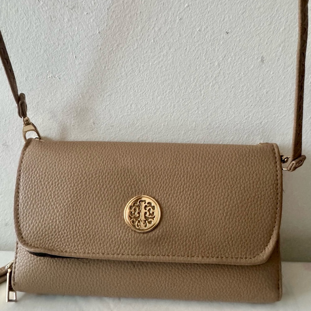 Elegant Tan Crossbody Bag